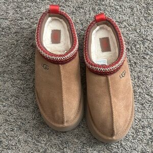 Ugg Tasmans size 6 shoe